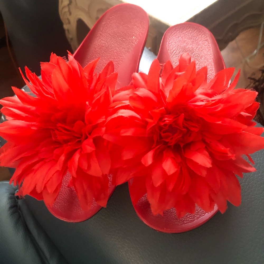 Red Floral Women's Sandals size 8